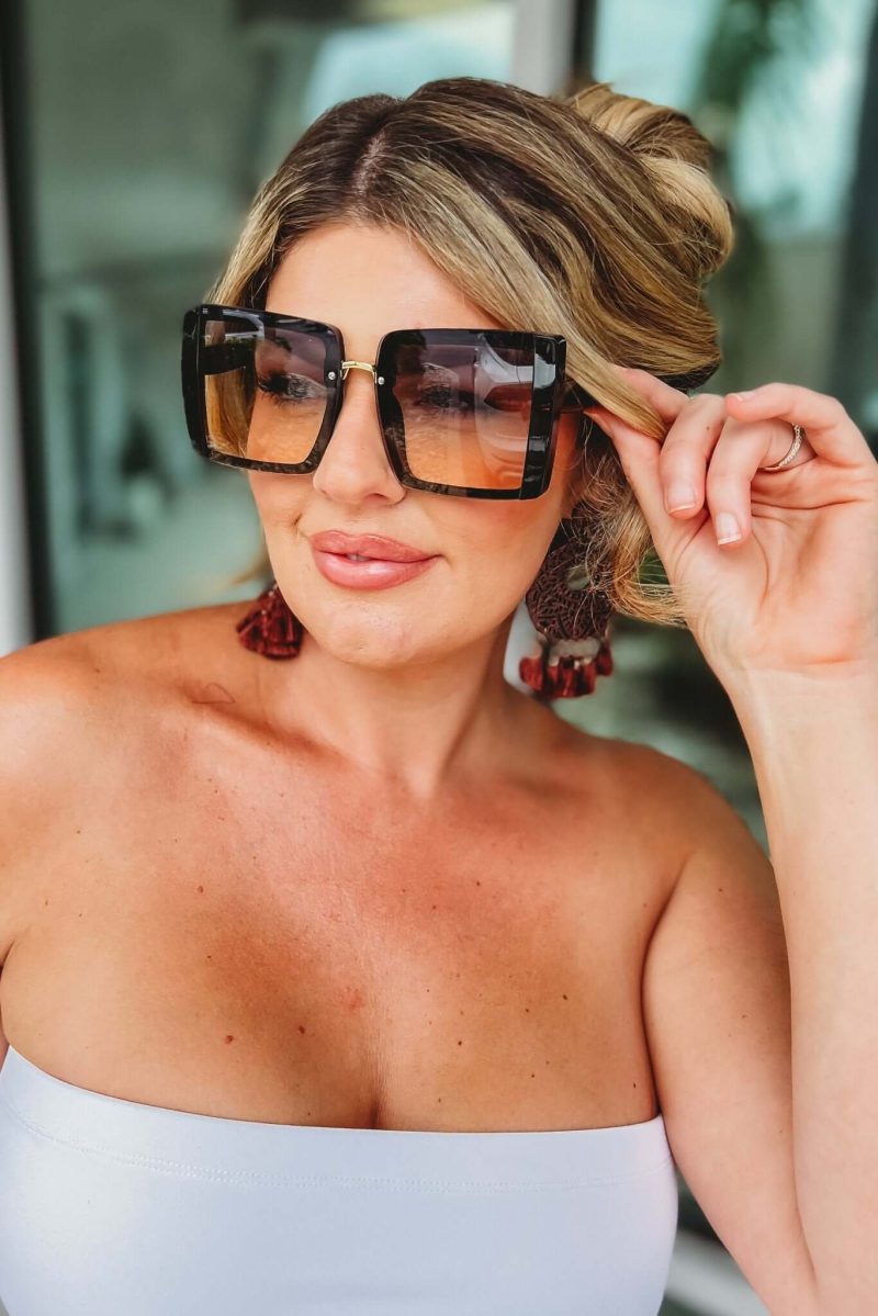 The SUSIE Square Frame Sunglasses - Simply Me Boutique